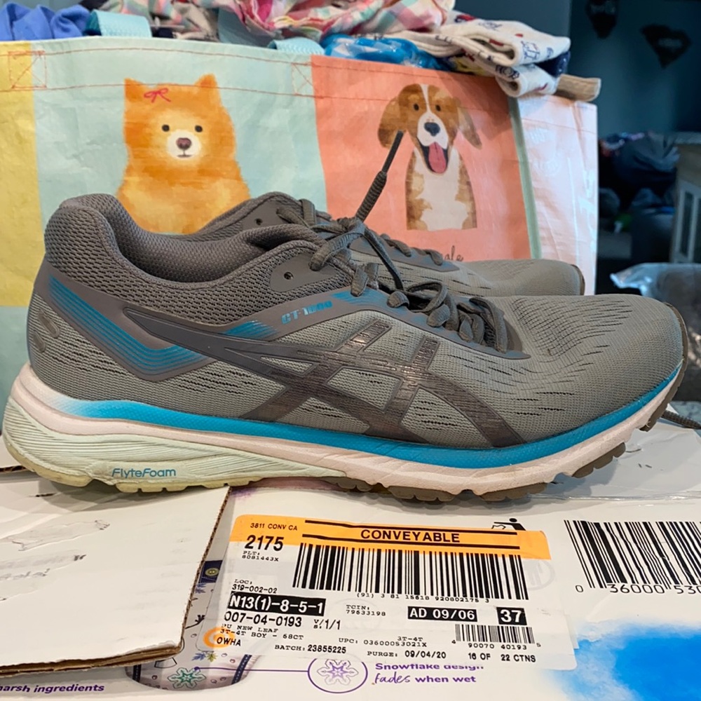 ASICS flytefoam